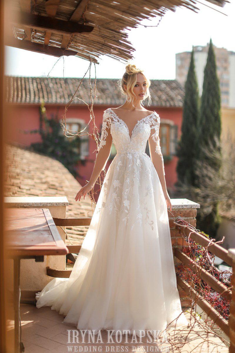Se internettet grill Mælkehvid Iryna Kotapska - Model PR2260 brudekjole