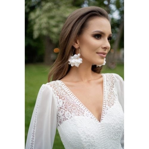 Novia Blanca. Hoop øreringe i forgyldt sterlingsølv med håndlavede silkeblomster.