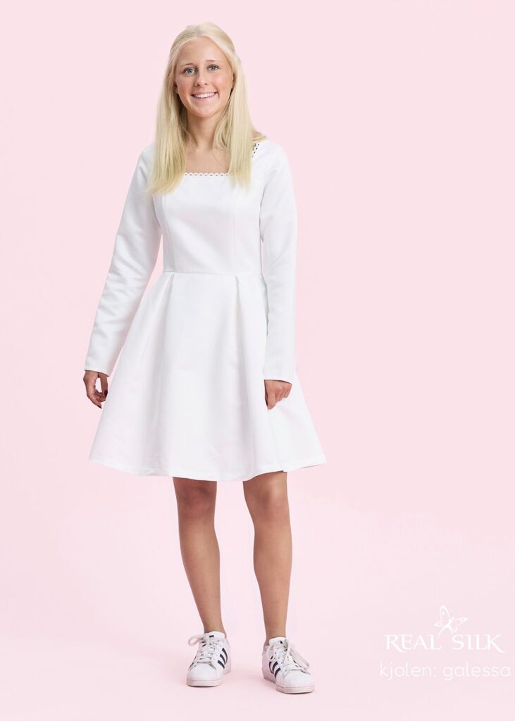 Realsilk konfirmationskjole 2026. Model Galessa - front